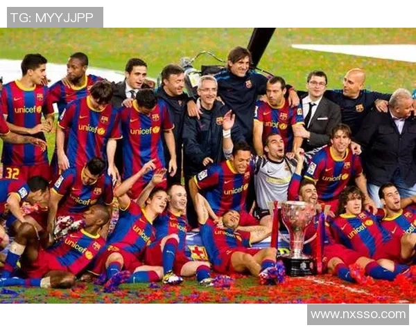 足球巨星崛起之路：从青涩少年到世界顶级球员的成长历程